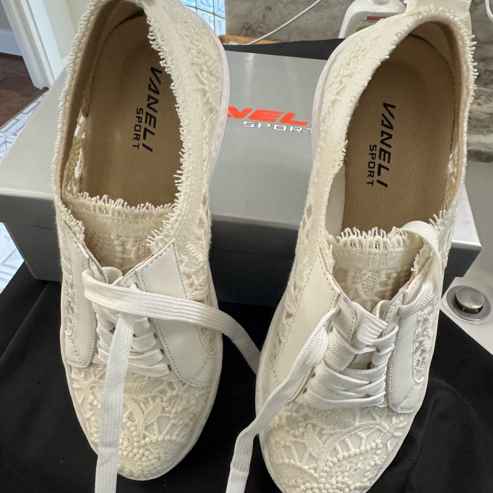Ladies classy tennis shoes.   White Lace overlay. Van Eli. 8 1/2.   NEW IN BOX!